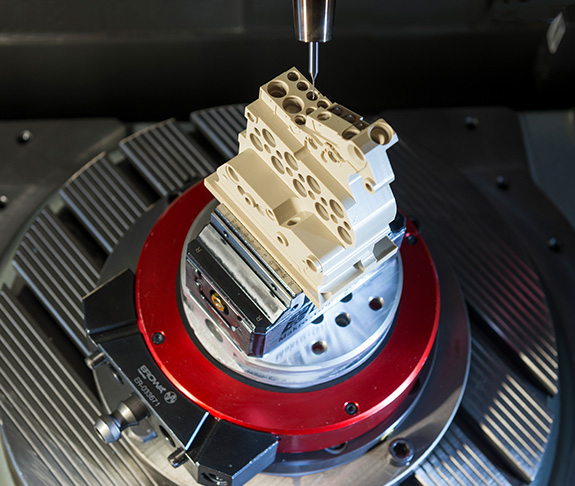 Blogartikel 5 voordelen kunststof materiaal hightech toepassingen BKB Precision Blogartikel 5 voordelen kunststof materiaal hightech toepassingen BKB Precision