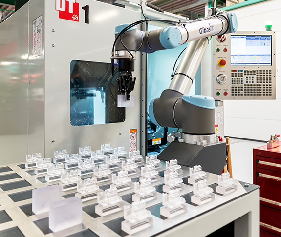 Blogartikel Robotisering en producthandling met kunststoffen BKB Precision