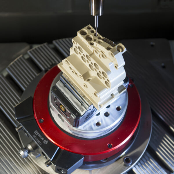 CNC frezen kunststofbewerking